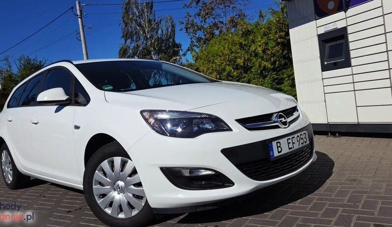 Opel Astra 1.6 Sports Tourer Design Edition full