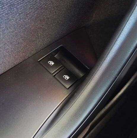 Opel Astra 1.6 Sports Tourer Design Edition full