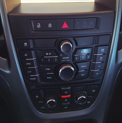 Opel Astra 1.6 Sports Tourer Design Edition full