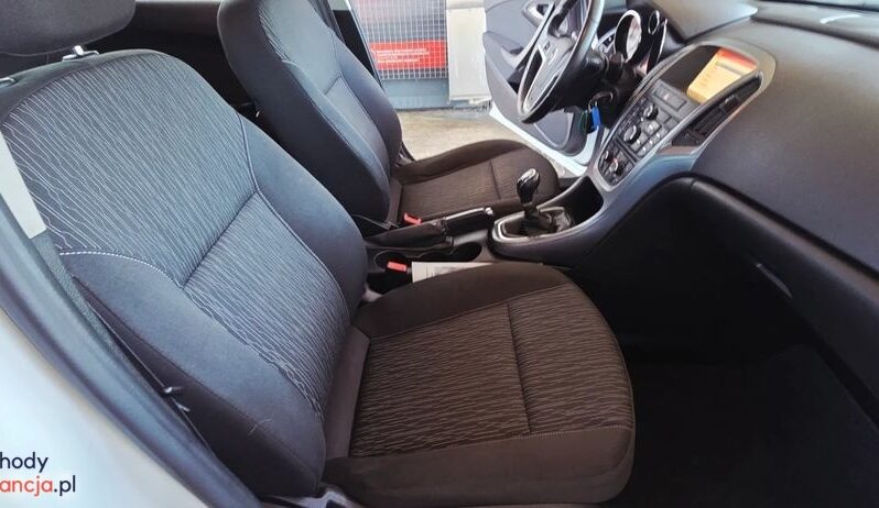 Opel Astra 1.6 Sports Tourer Design Edition full