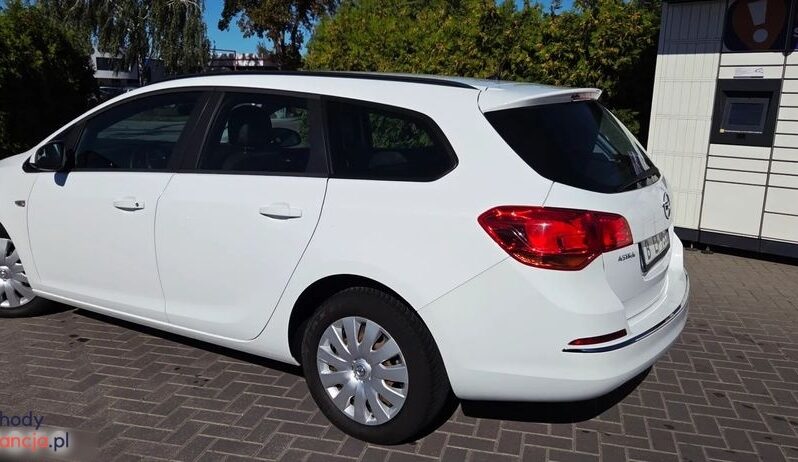 Opel Astra 1.6 Sports Tourer Design Edition full