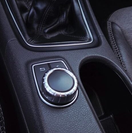 Mercedes-Benz GLA full