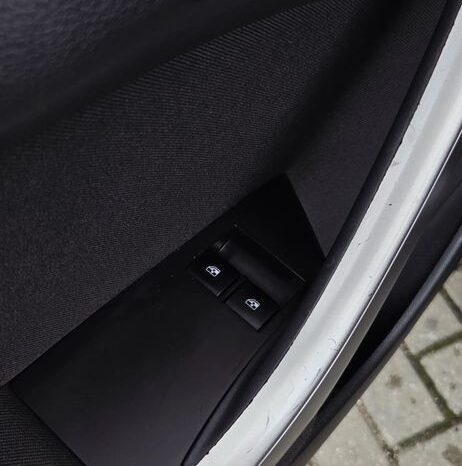 Opel Astra 2.0 CDTI DPF Automatik Design Edition full