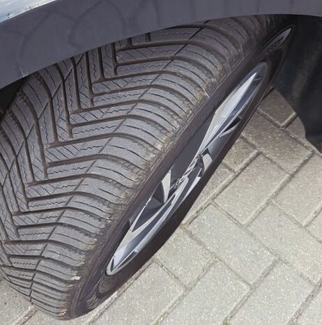 Volkswagen Touran 1.2 TSI (BlueMotion Technology) SOUND full