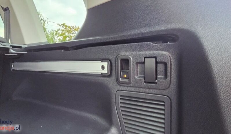 Volkswagen Touran 1.2 TSI (BlueMotion Technology) SOUND full