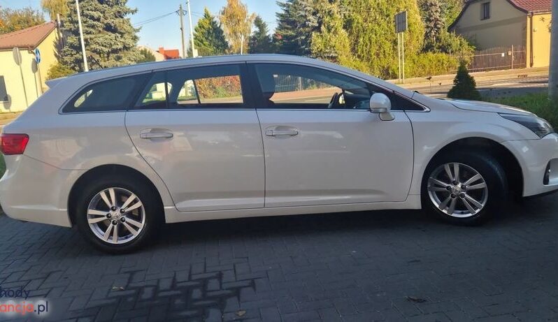 Toyota Avensis 2.0 D-4D Premium full