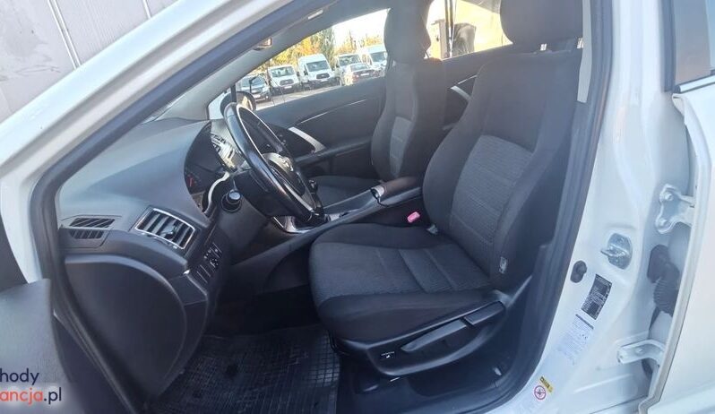 Toyota Avensis 2.0 D-4D Premium full