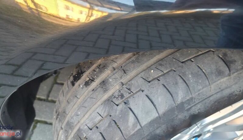 BMW Seria 3 318d DPF Touring full