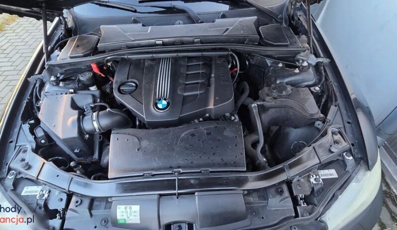 BMW Seria 3 318d DPF Touring full
