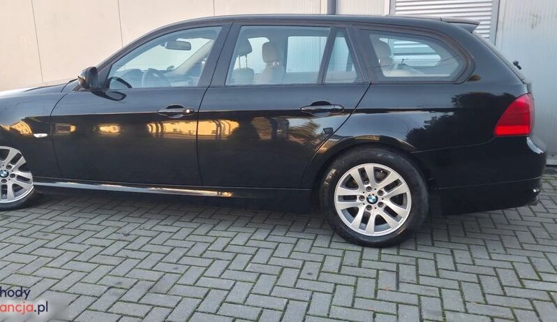 BMW Seria 3 318d DPF Touring full