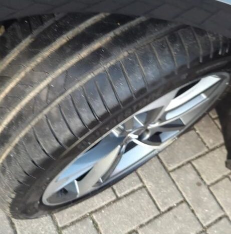 Audi A4 Avant 2.0 TDI full