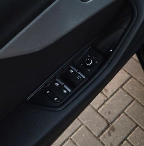 Audi A4 Avant 2.0 TDI full