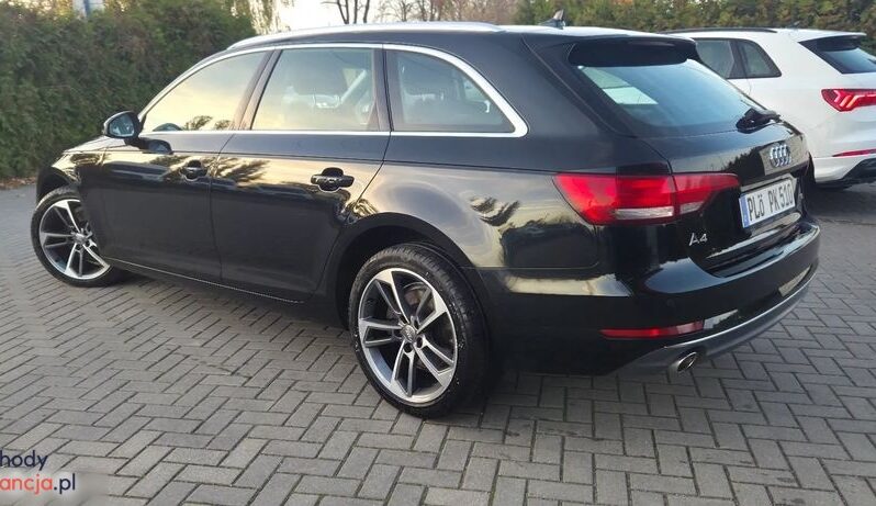 Audi A4 Avant 2.0 TDI full