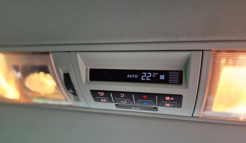 Volkswagen Multivan full