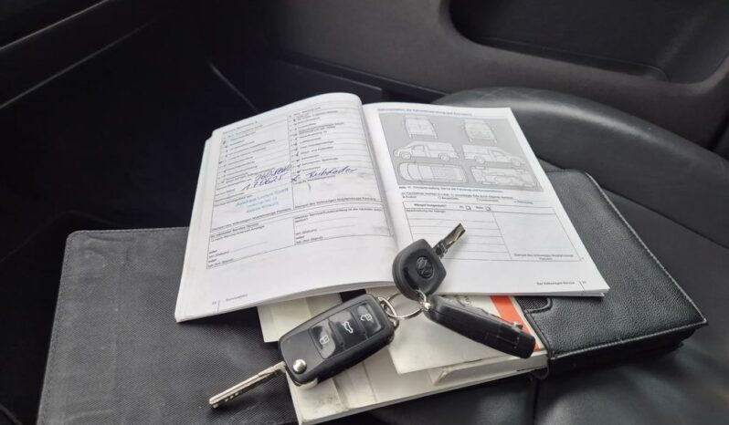 Volkswagen Multivan full