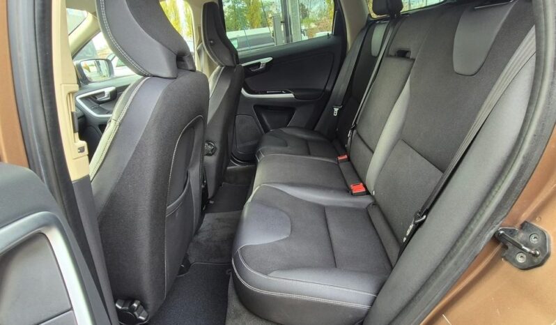 Volvo XC 60 2.4D AWD Momentum full