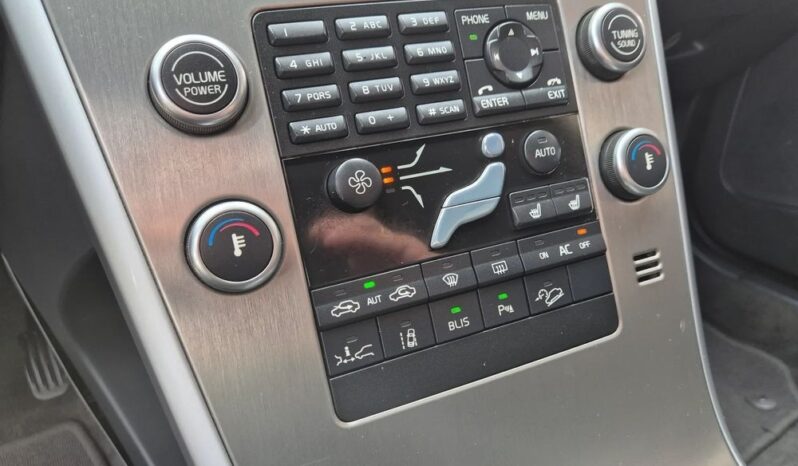 Volvo XC 60 2.4D AWD Momentum full