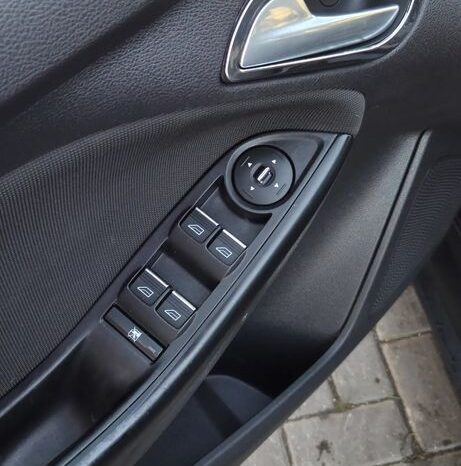 Ford Focus 1.6 TDCi DPF Start-Stopp-System Champions Edition full