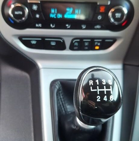 Ford Focus 1.6 TDCi DPF Start-Stopp-System Champions Edition full