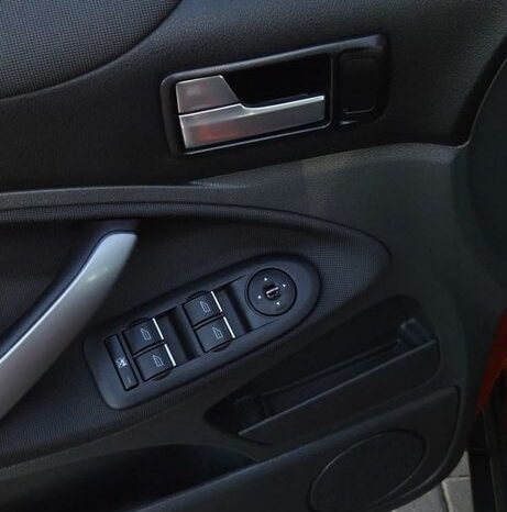 Ford Kuga 2.0 TDCi 2×4 Champions Edition full