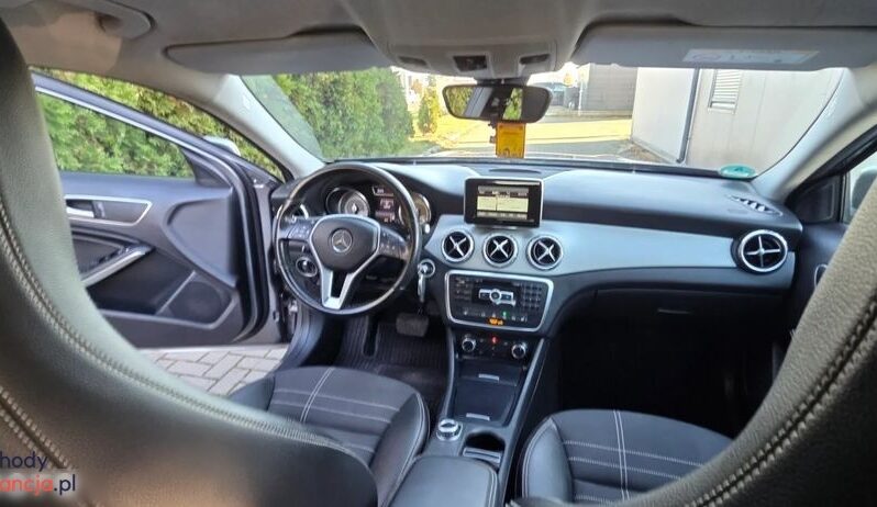 Mercedes-Benz GLA 250 7G-DCT StreetStyle full