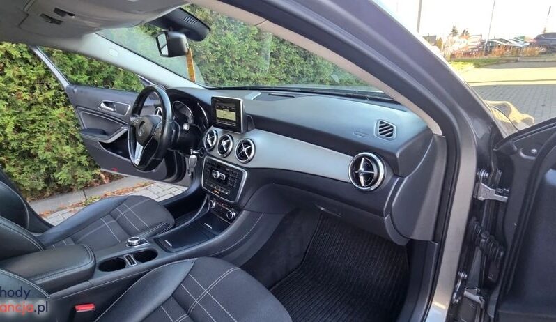 Mercedes-Benz GLA 250 7G-DCT StreetStyle full