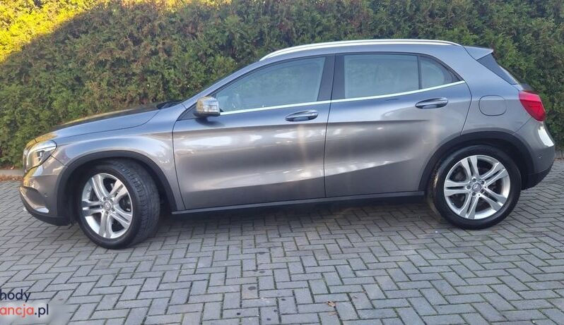 Mercedes-Benz GLA 250 7G-DCT StreetStyle full