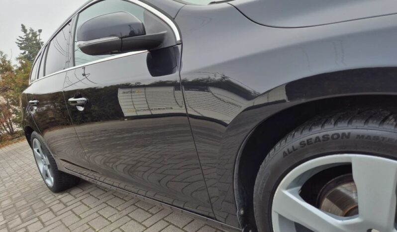 Volvo V60 D2 Kinetic full