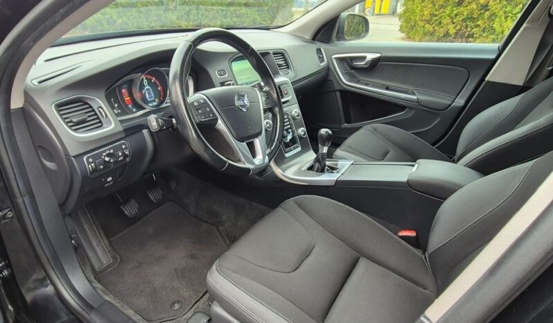 Volvo V60 D2 Kinetic full