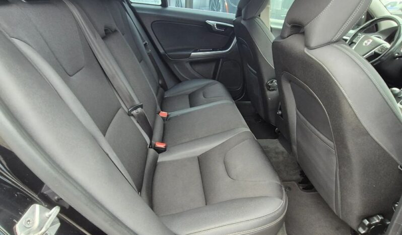 Volvo V60 D2 Kinetic full