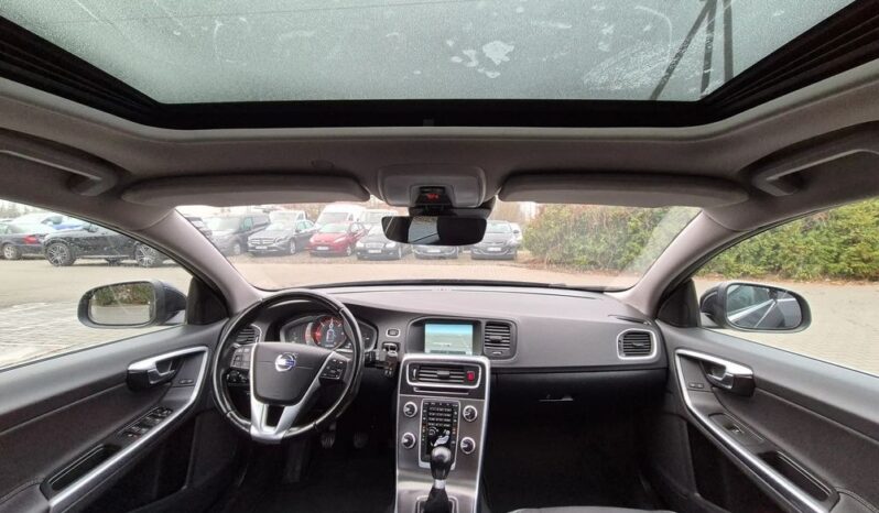 Volvo V60 D2 Kinetic full