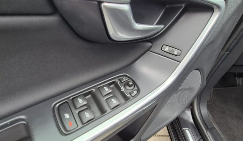 Volvo V60 D2 Kinetic full