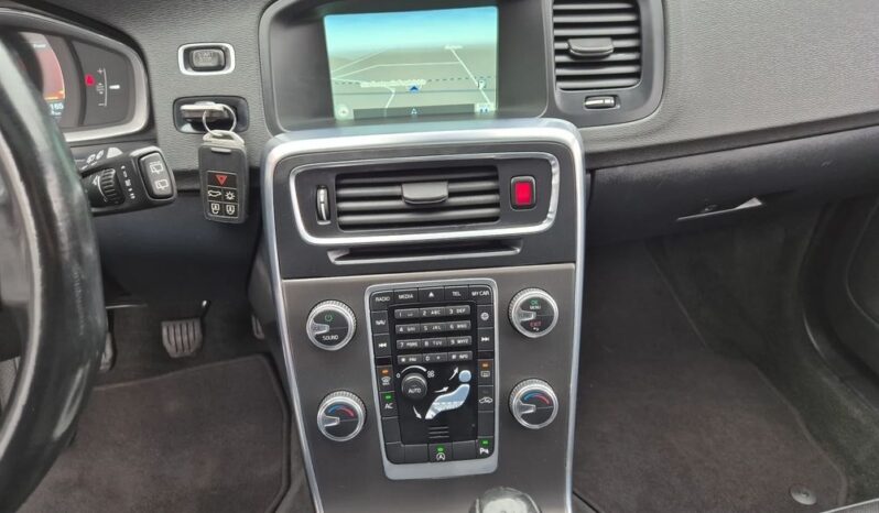 Volvo V60 D2 Kinetic full