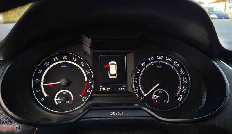 Skoda Octavia Combi 2.0 TDI DSG RS full