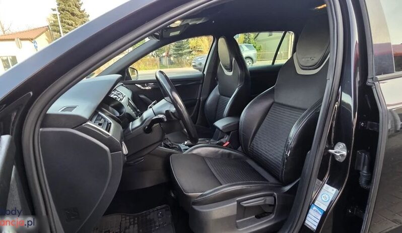 Skoda Octavia Combi 2.0 TDI DSG RS full