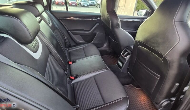 Skoda Octavia Combi 2.0 TDI DSG RS full