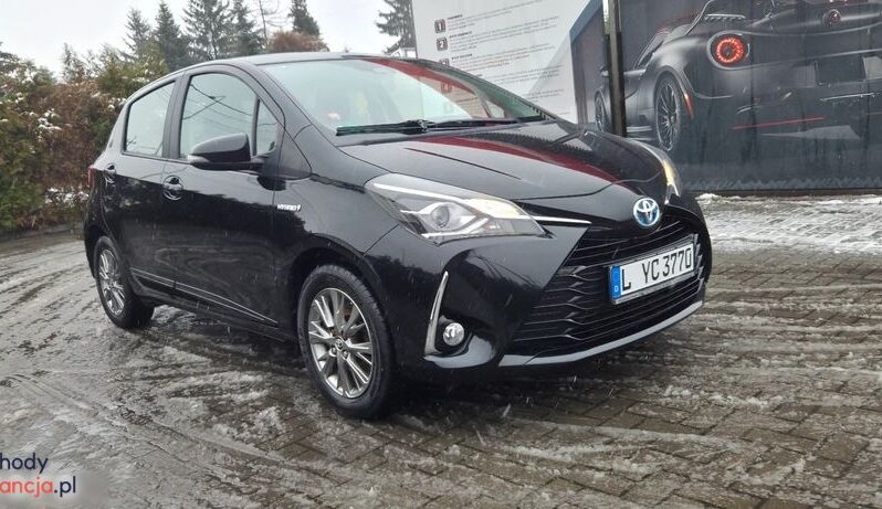 Toyota Yaris Hybrid 100 Terra full
