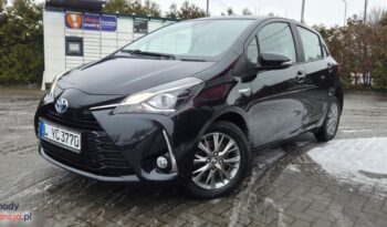 Toyota Yaris Hybrid 100 Terra full