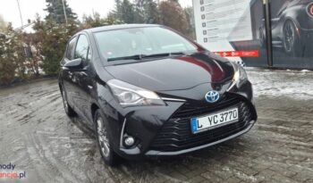 Toyota Yaris Hybrid 100 Terra full