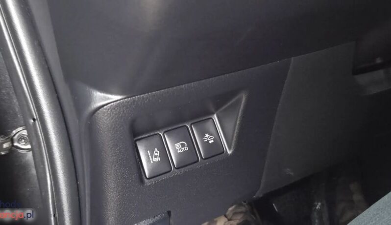 Toyota Yaris Hybrid 100 Terra full