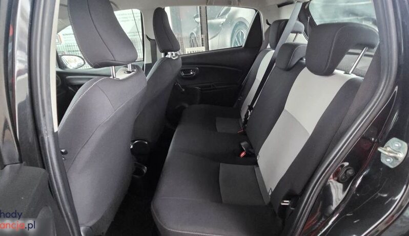 Toyota Yaris Hybrid 100 Terra full