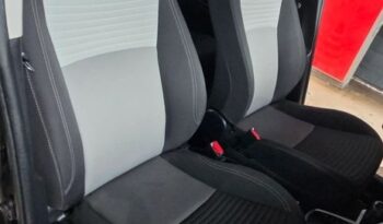 Toyota Yaris Hybrid 100 Terra full