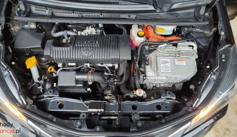 Toyota Yaris Hybrid 100 Terra full