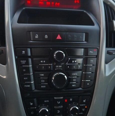 Opel Astra 1.4 Turbo Edition full