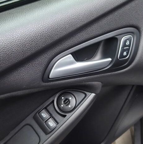 Ford Focus 1.0 EcoBoost Start-Stopp-System Champions Edition full