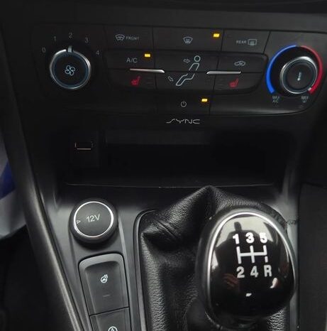 Ford Focus 1.0 EcoBoost Start-Stopp-System Champions Edition full