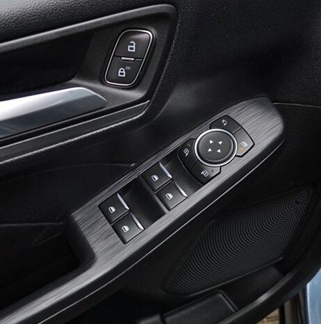 Ford Kuga 2.5P PHEV FWD Titanium full