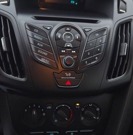 Ford Focus 1.0 EcoBoost Start-Stopp-System Champions Edition full