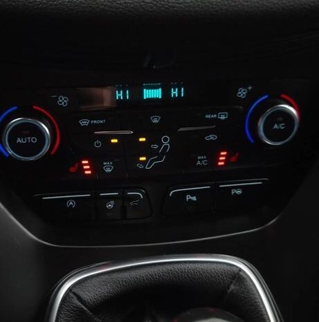 Ford Kuga 1.5 EcoBoost 2×4 ST-Line full