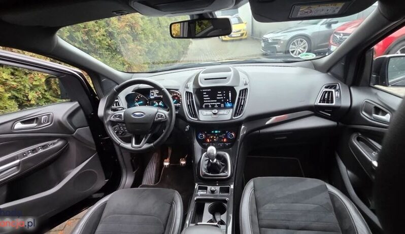 Ford Kuga 1.5 EcoBoost 2×4 ST-Line full